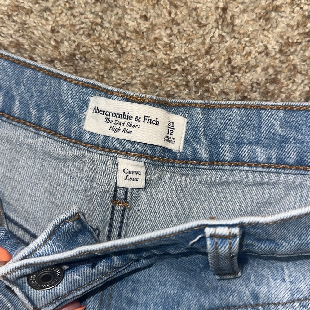 Abercrombie Curve Love High Rise Dad Short - Picture 3 of 3